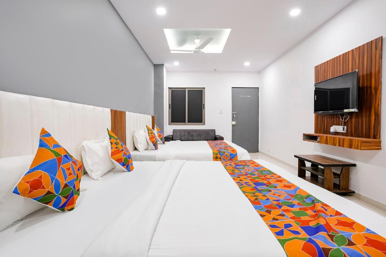 Fabhotel Magnus Súrat Exteriér fotografie